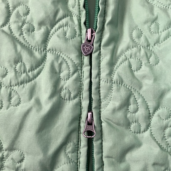 Ariat Light Green Quilted Vest - Picture 3 of 6